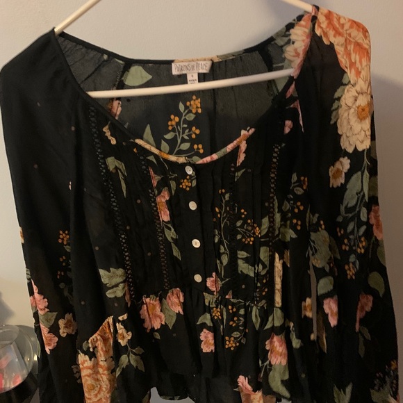 Blouse - Picture 2 of 3